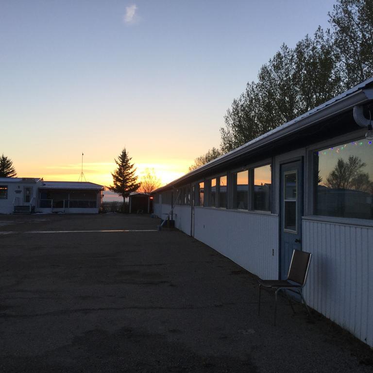 Raval Paradise Motel And Rv Park Youngstown Екстер'єр фото