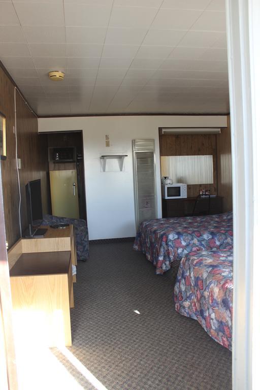 Raval Paradise Motel And Rv Park Youngstown Екстер'єр фото