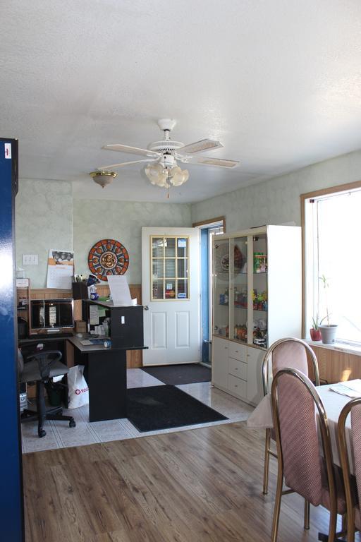 Raval Paradise Motel And Rv Park Youngstown Екстер'єр фото