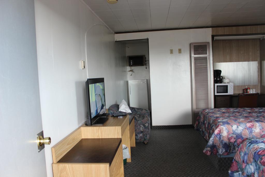 Raval Paradise Motel And Rv Park Youngstown Екстер'єр фото