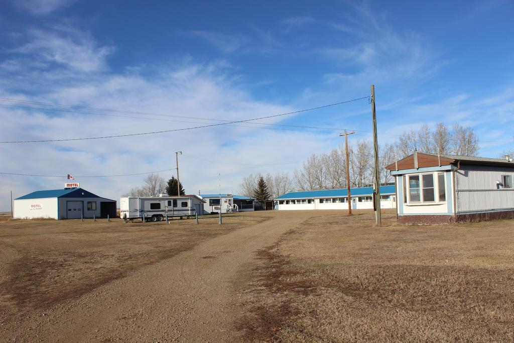 Raval Paradise Motel And Rv Park Youngstown Екстер'єр фото