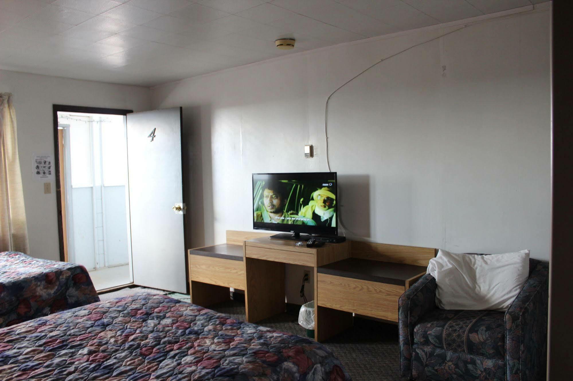Raval Paradise Motel And Rv Park Youngstown Екстер'єр фото